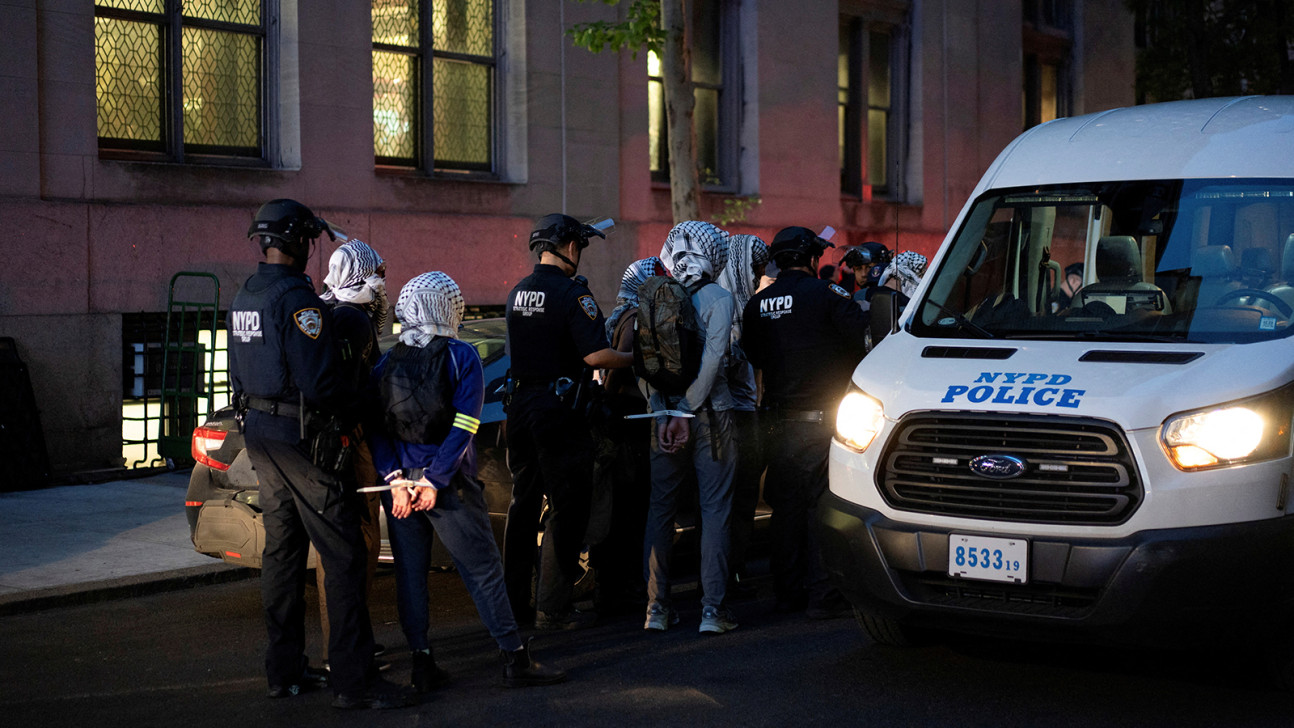 কলাম্বিয়া বিশ্ববিদ্যালয়ে ইসরায়েলি গণহত্যা বিরোধী বিক্ষোভ, শিক্ষার্থী গ্রেপ্তার