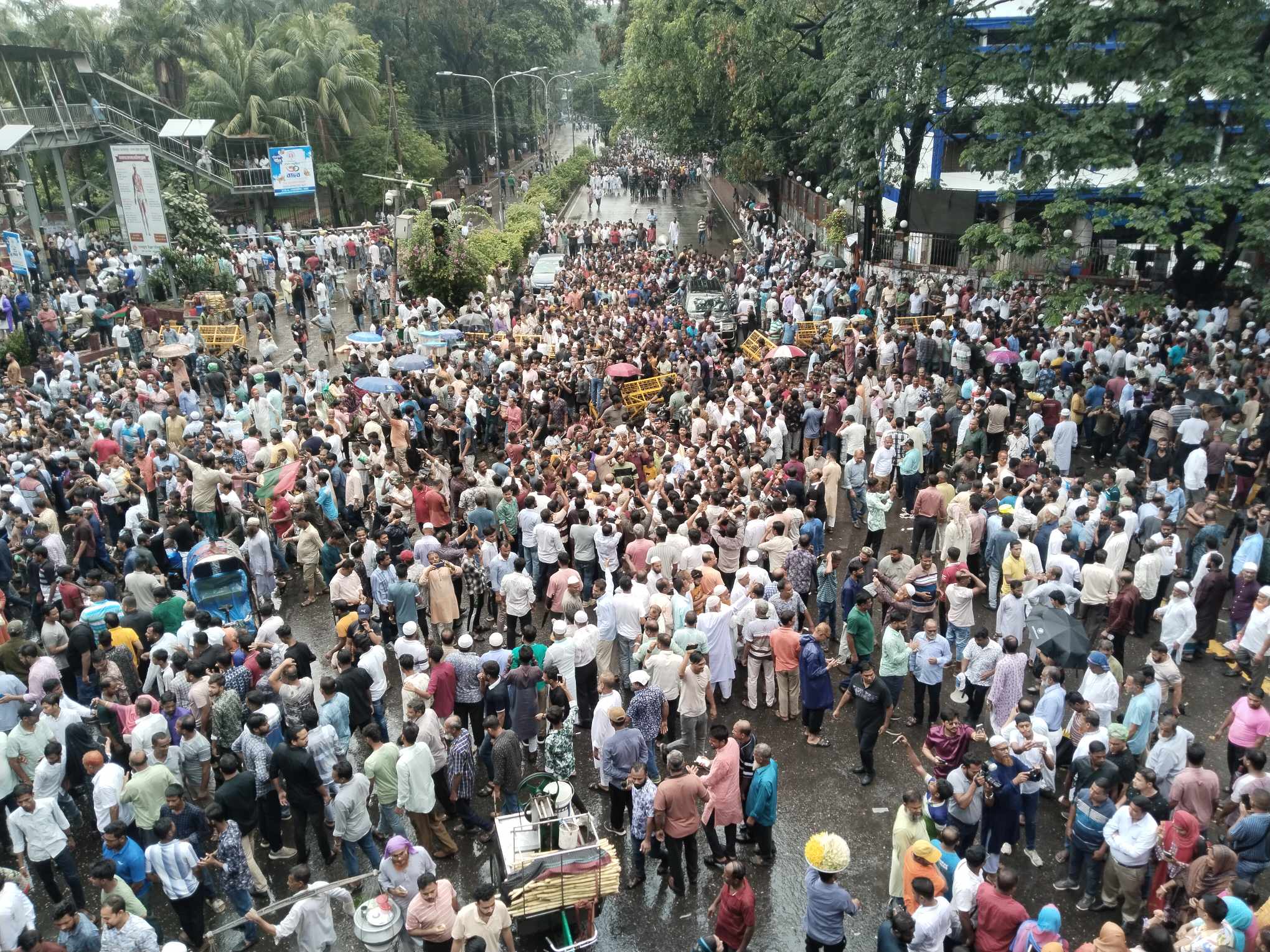 হাইকোর্টের রায়ের পর ইশরাক সমর্থকদের উল্লাস, মিছিল