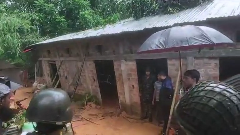 সিলেটে টিলা ধসে প্রাণ গেল একই পরিবারের ৪ জনের