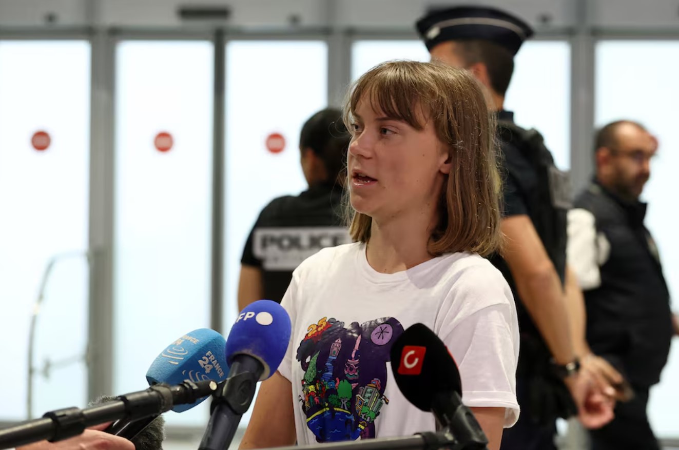 গ্রেটাকে দেশে ফেরত, ইসরায়েলে আটক থাকছেন তার ৫ সহযাত্রী