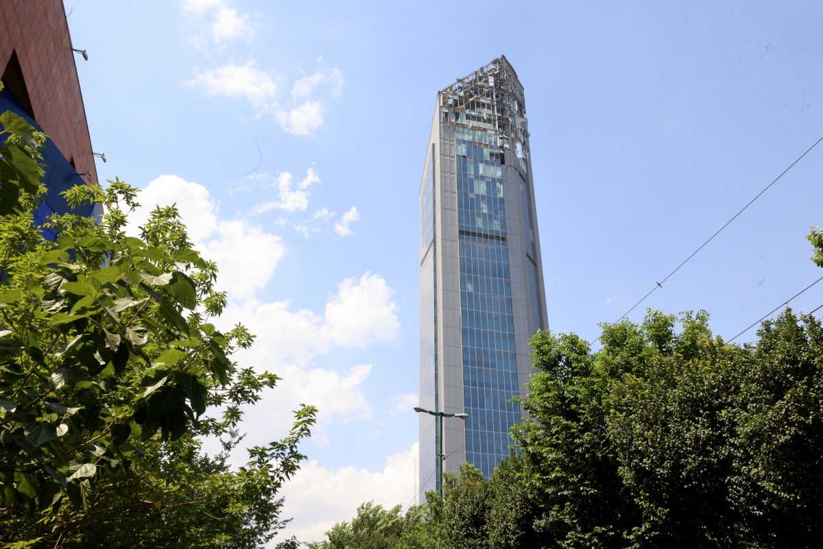 ইরানকে আলোচনার টেবিলে ব্যস্ত রেখে ইসরায়েলে অস্ত্র পাঠায় যুক্তরাষ্ট্র