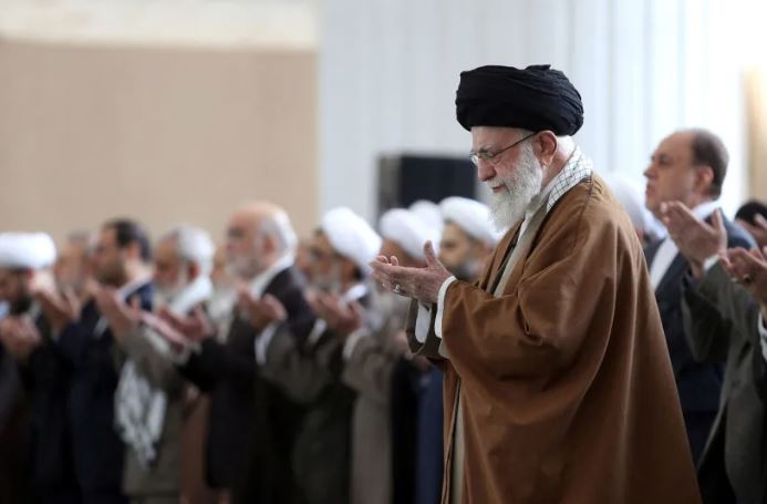 ইরানে এখনই শাসক পরিবর্তনের সম্ভাবনা কতটুকু?