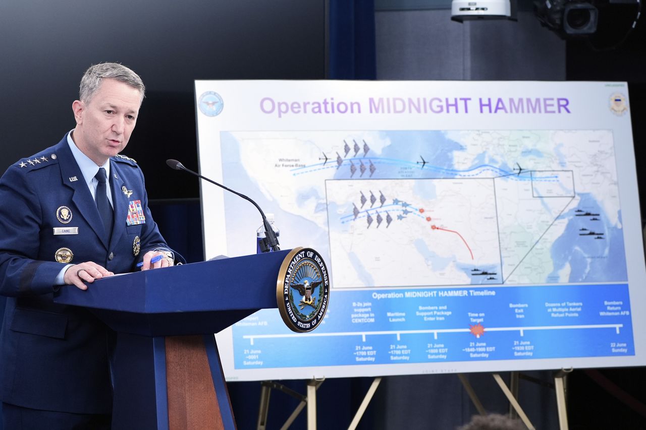 ‘অপারেশন মিডনাইট হ্যামার’ ইরানের পরমাণু স্থাপনায় হামলার খুঁটিনাটি জানালেন মার্কিন জেনারেল