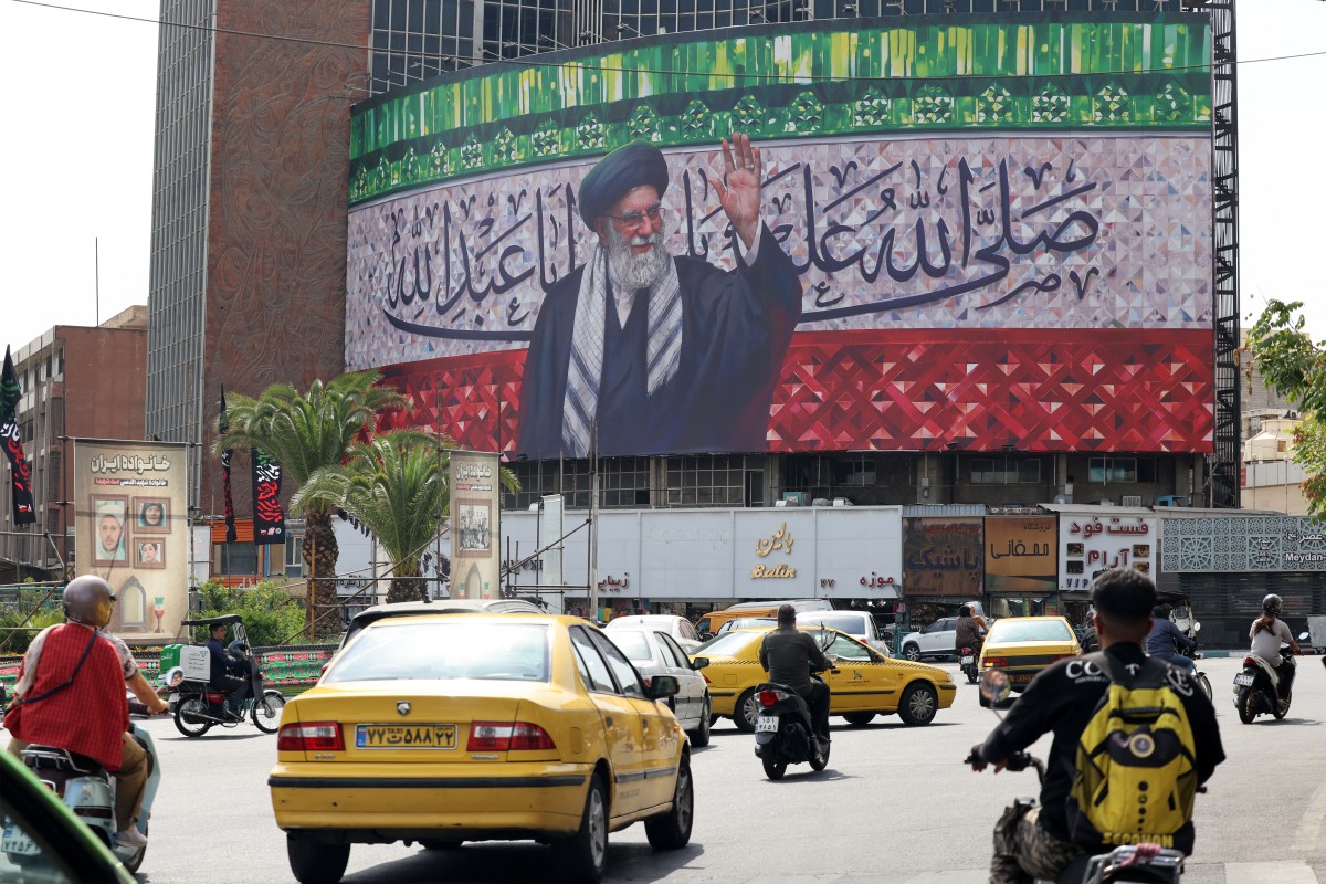 ইউরেনিয়াম সমৃদ্ধকরণ বন্ধের শর্তে যুক্তরাষ্ট্রের সঙ্গে আলোচনা নয়: ইরান