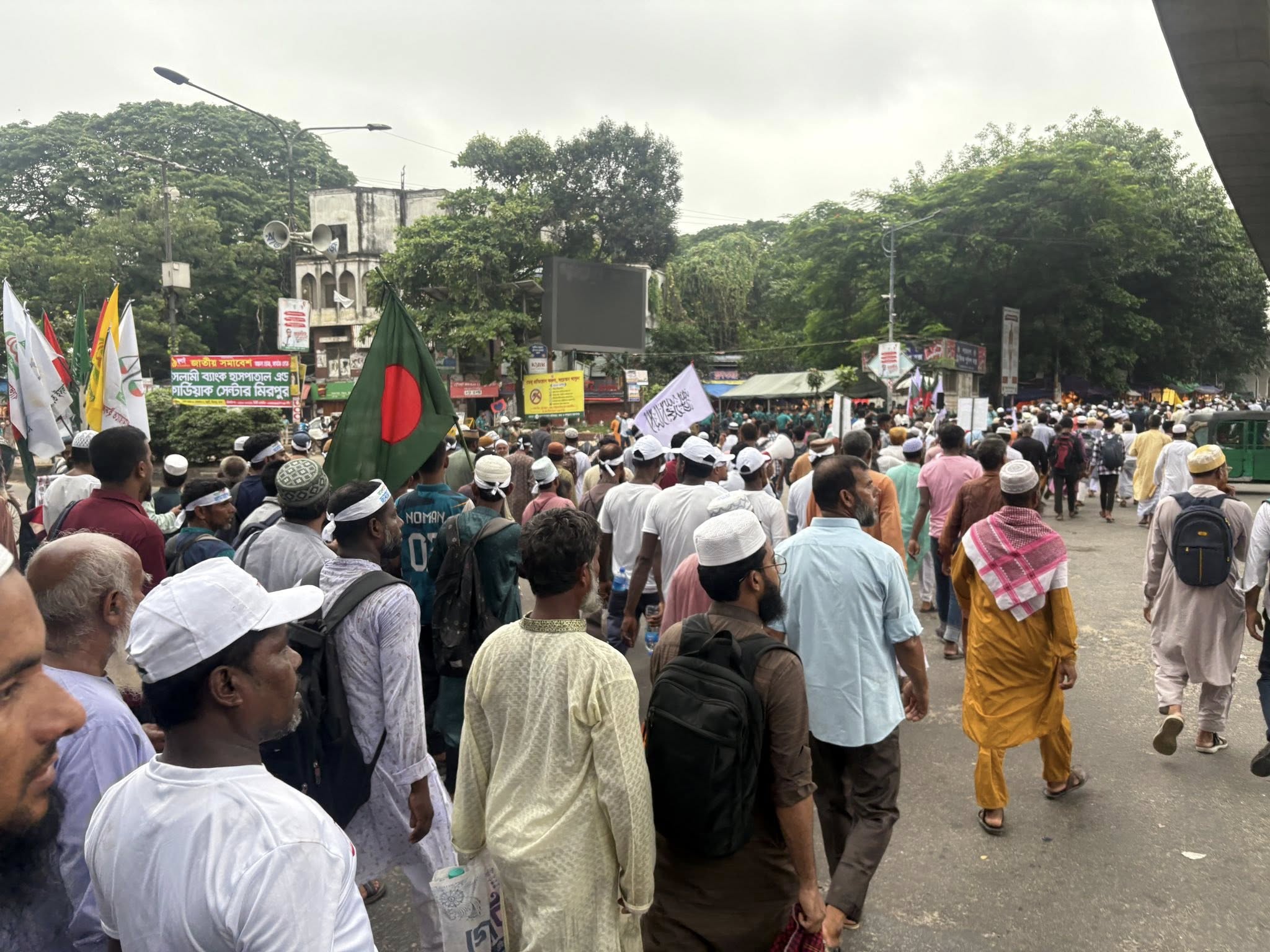 জামায়াতের সমাবেশে যোগ দিতে সোহরাওয়ার্দীতে যাচ্ছেন নেতাকর্মীরা