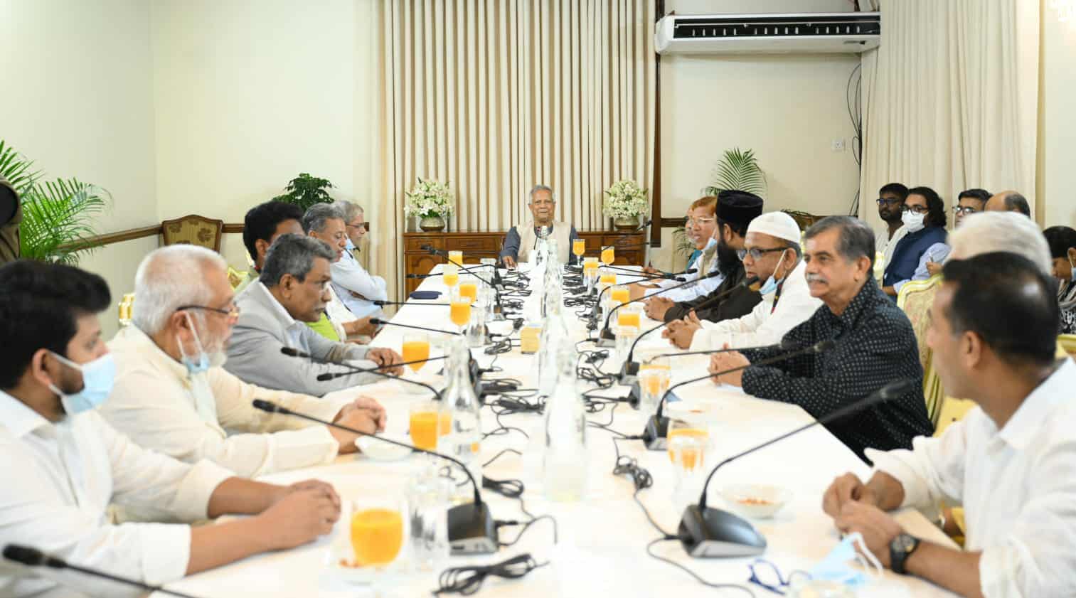 বিএনপি-জামায়াতসহ ৪ দলের সঙ্গে বৈঠকে প্রধান উপদেষ্টা