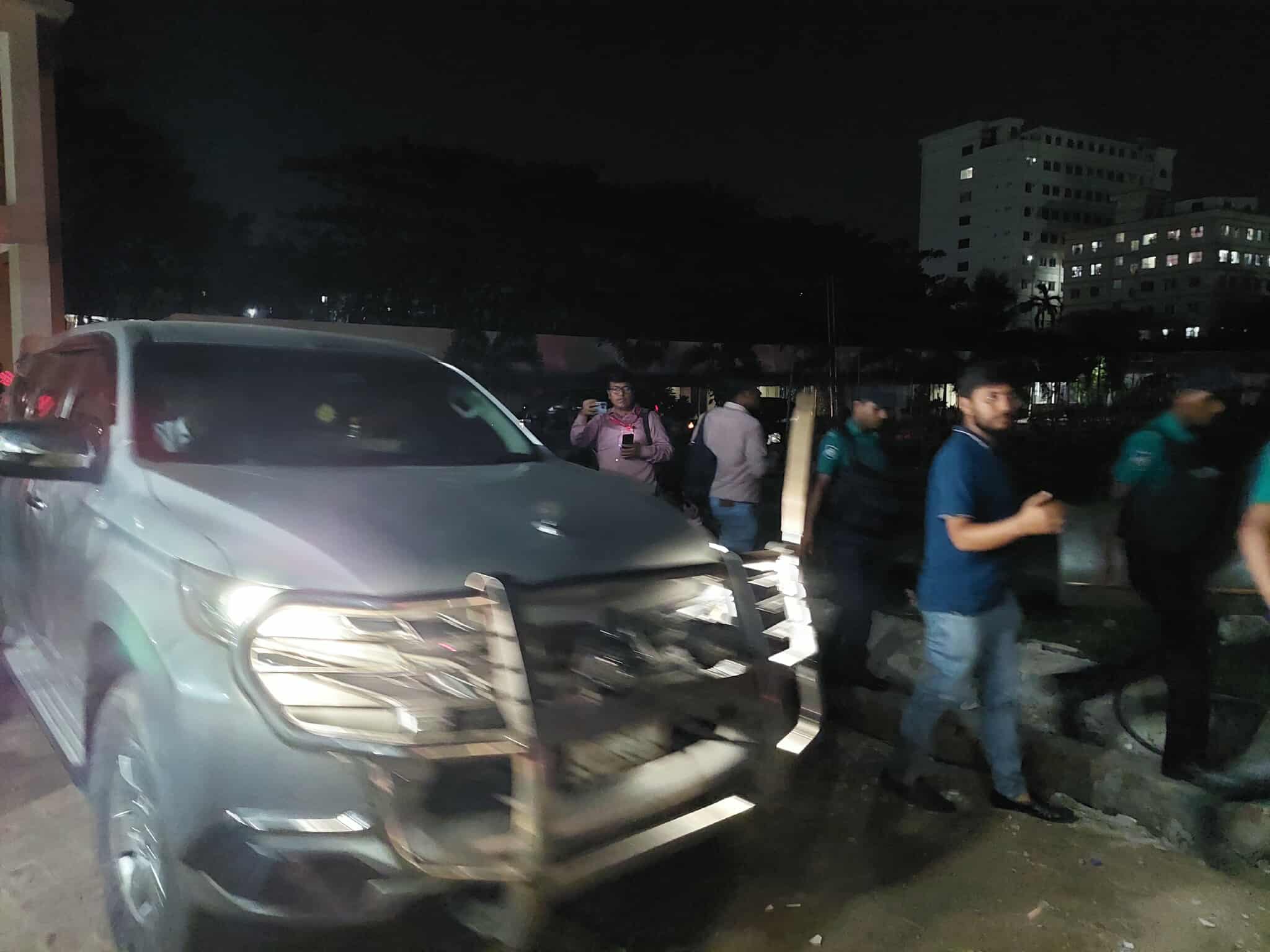 ৯ ঘণ্টা পর মাইলস্টোন থেকে বের হলেন ২ উপদেষ্টা