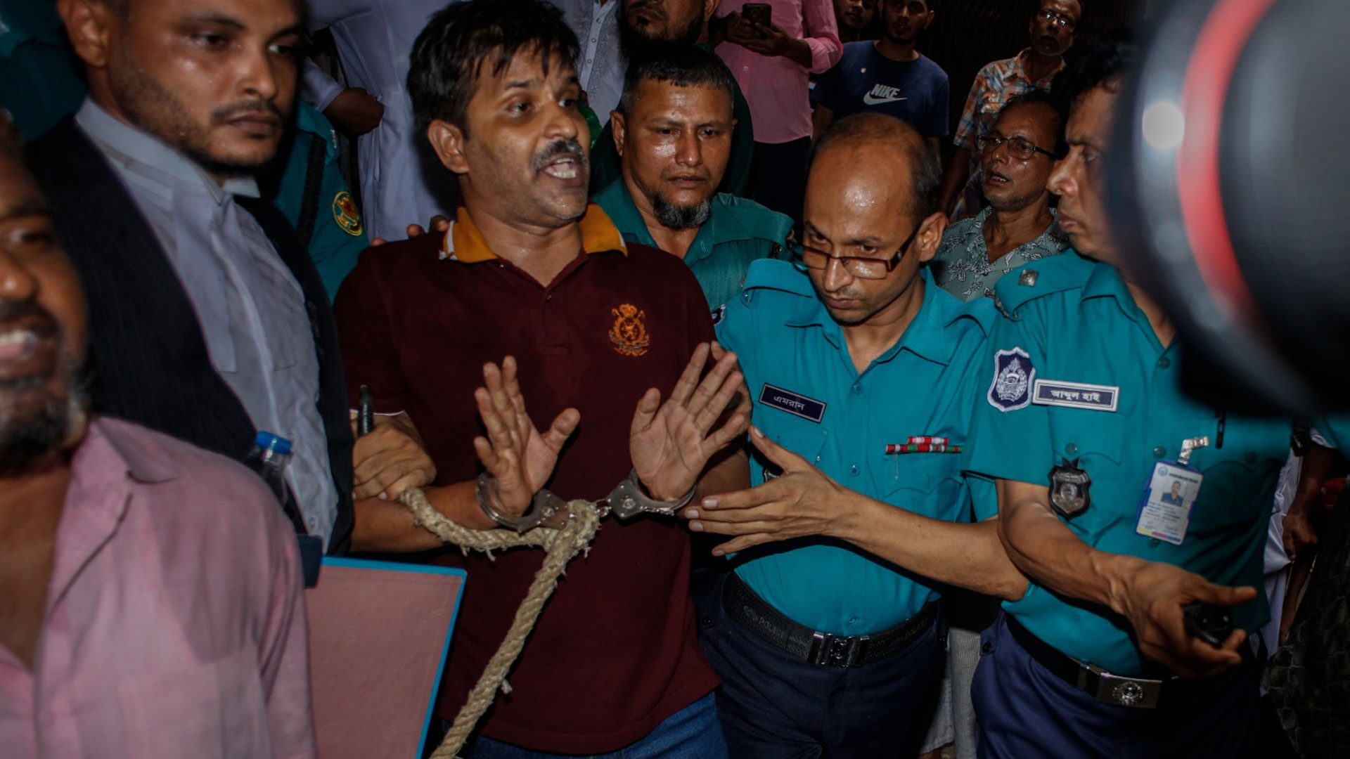 ২৬ জুলাই: ব্লক রেইডের আতঙ্ক, তিন সমন্বয়ককে তুলে নেওয়া হলো হাসপাতাল থেকে