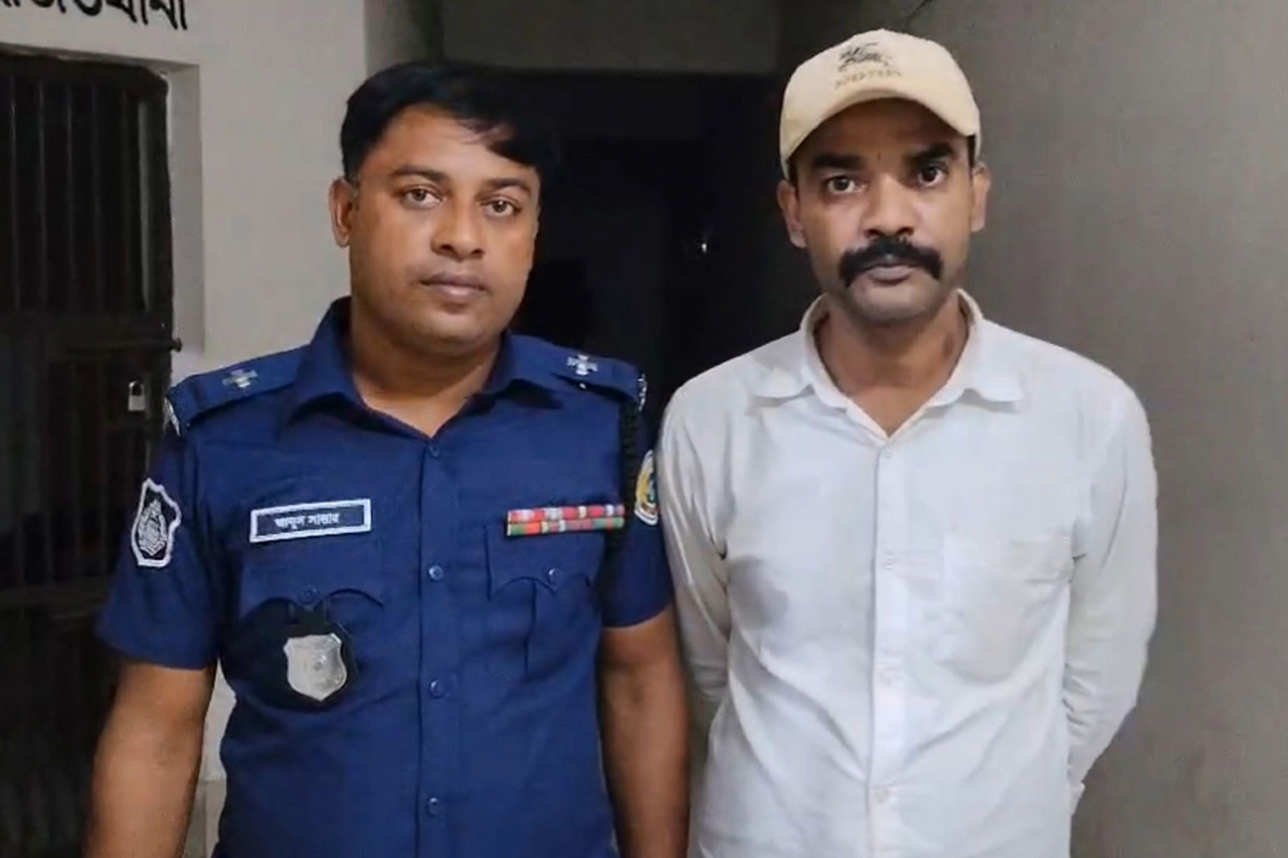 পটুয়াখালীতে চাঁদাবাজির অভিযোগে বিএনপি নেতার ছেলে গ্রেপ্তার