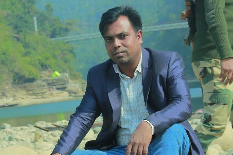 গাজীপুরে সাংবাদিককে কুপিয়ে হত্যা: অজ্ঞাতনামা আসামিদের বিরুদ্ধে মামলা, আটক ৫