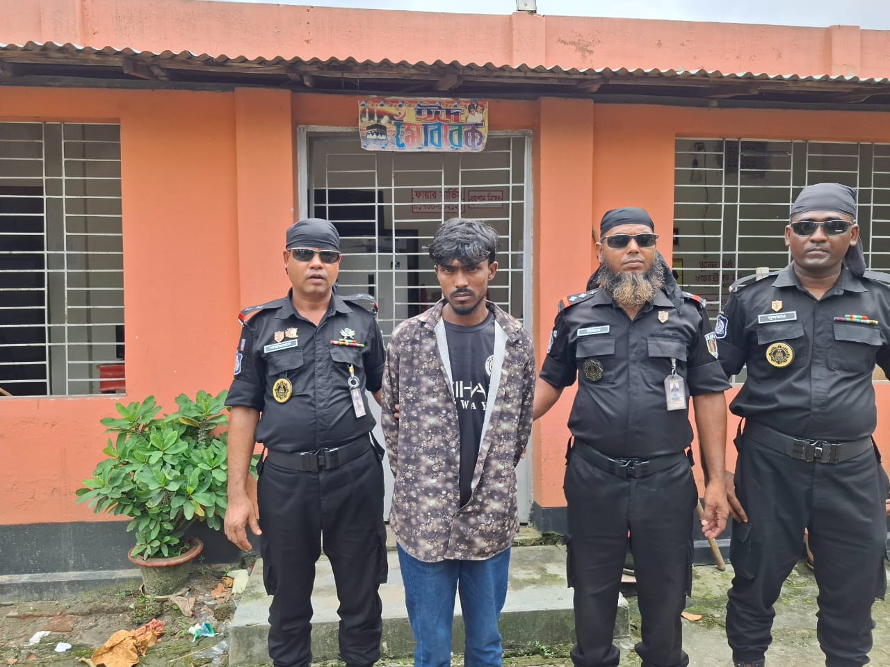 সাংবাদিক তুহিনকে কুপিয়ে হত্যায় গ্রেপ্তার ৭