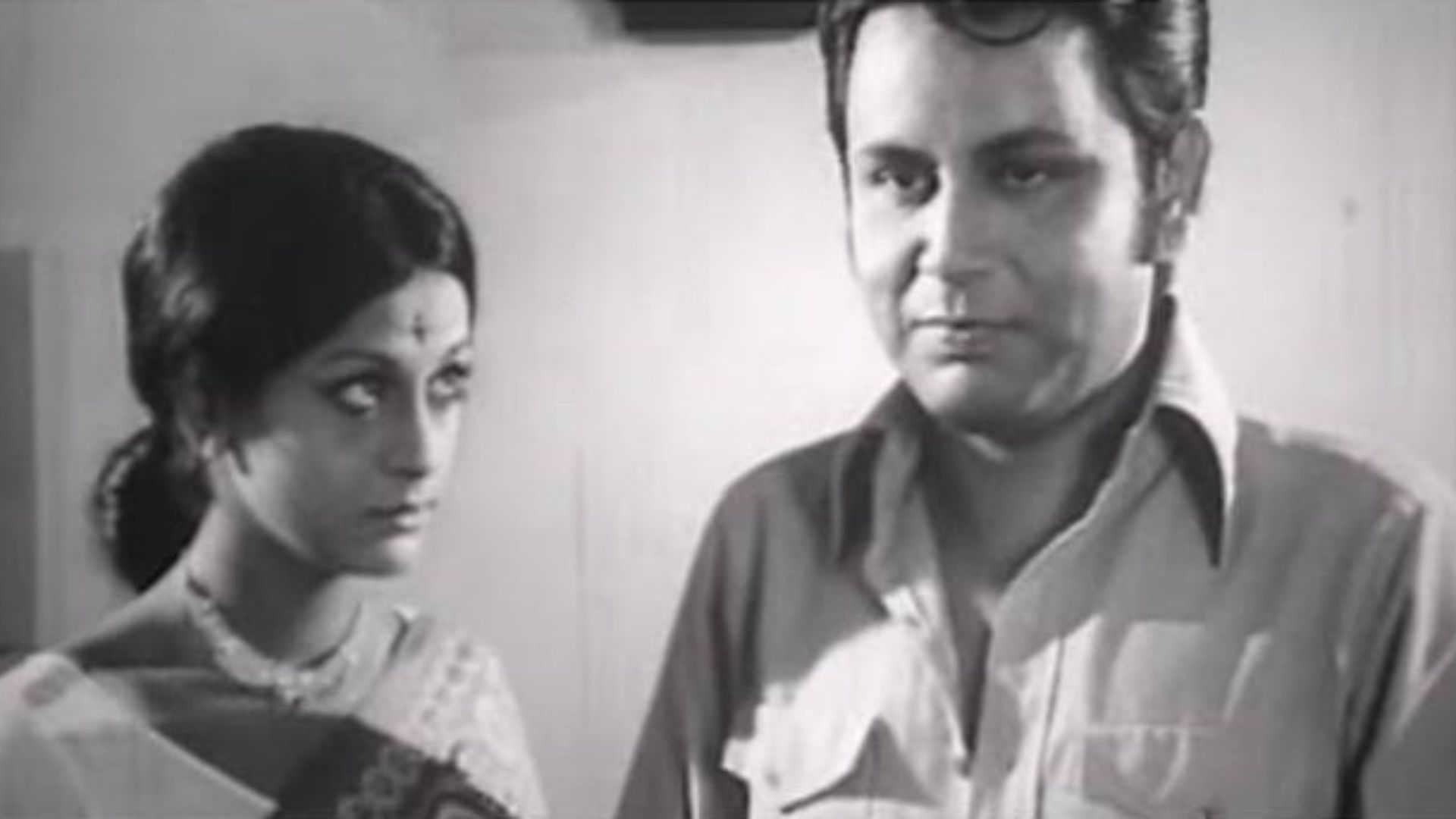 ৫০ বছর পূর্ণ করা কালজয়ী এই বাংলা সিনেমাটি দেখেছেন?