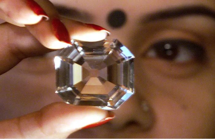 ট্রাম্প-শুল্কে উজ্জ্বলতা হারাচ্ছে ভারতীয় হীরা