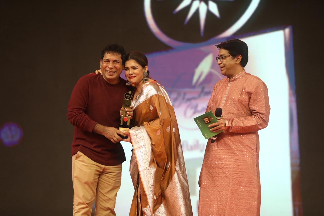 মোশাররফ করিম পেলেন সেরা অভিনেতার পুরস্কার