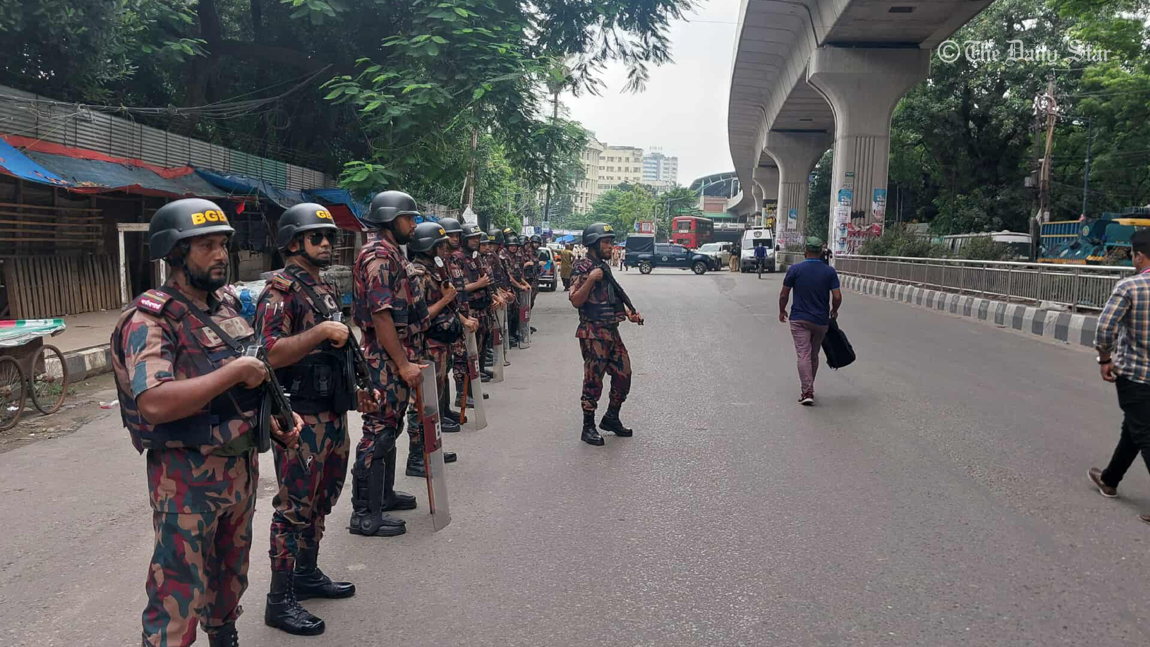 ডাকসু নির্বাচন ঘিরে নিরাপত্তার চাদরে মোড়ানো ঢাবি ক্যাম্পাস