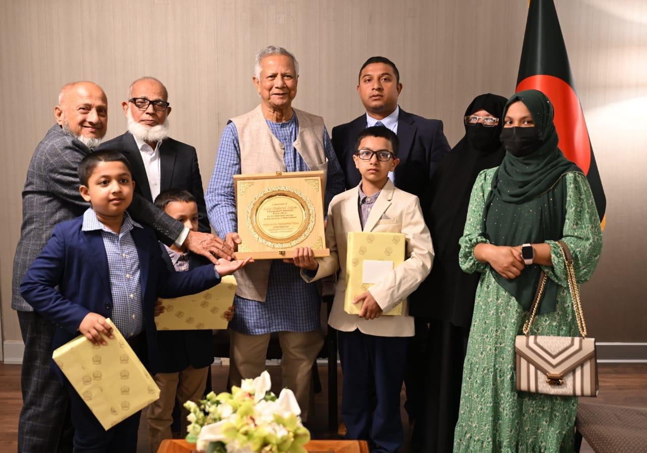 নিউইয়র্কে নিহত পুলিশ কর্মকর্তা দিদারুলের পরিবারের সঙ্গে প্রধান উপদেষ্টার সাক্ষাৎ