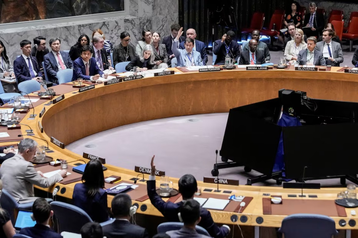 আবারও ইরানের বিরুদ্ধে অস্ত্র -অর্থনৈতিক নিষেধাজ্ঞা চালু করল জাতিসংঘ