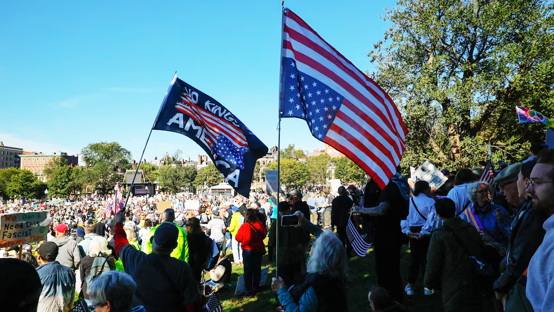ট্রাম্পবিরোধী ‘নো কিংস’ আন্দোলন, যুক্তরাষ্ট্রে লাখো মানুষের বিক্ষোভ