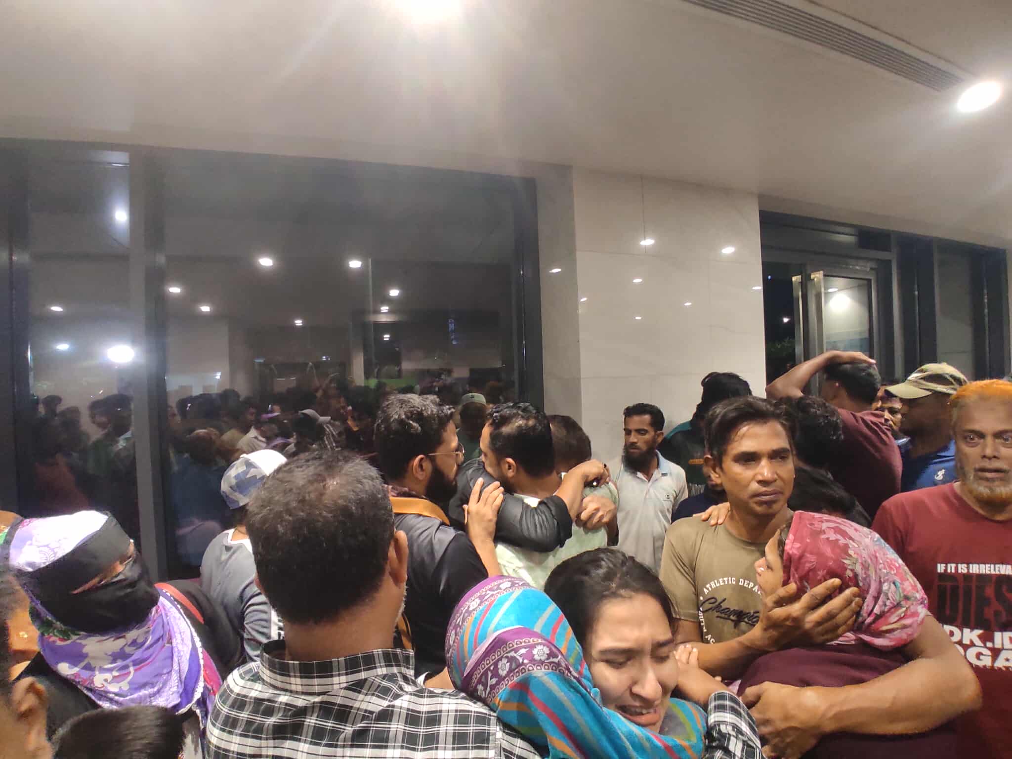 চট্টগ্রামে গণসংযোগে গুলিবিদ্ধ সরোয়ার মারা গেছেন