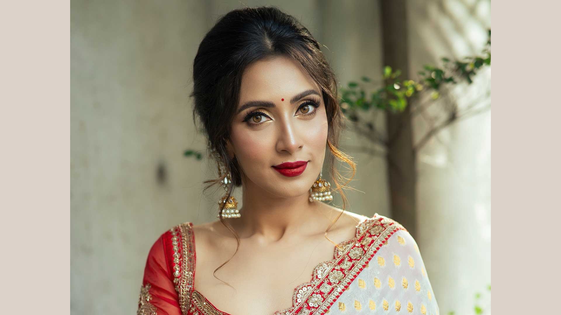 জন্মদিনে কী সারপ্রাইজ পেলেন মিম