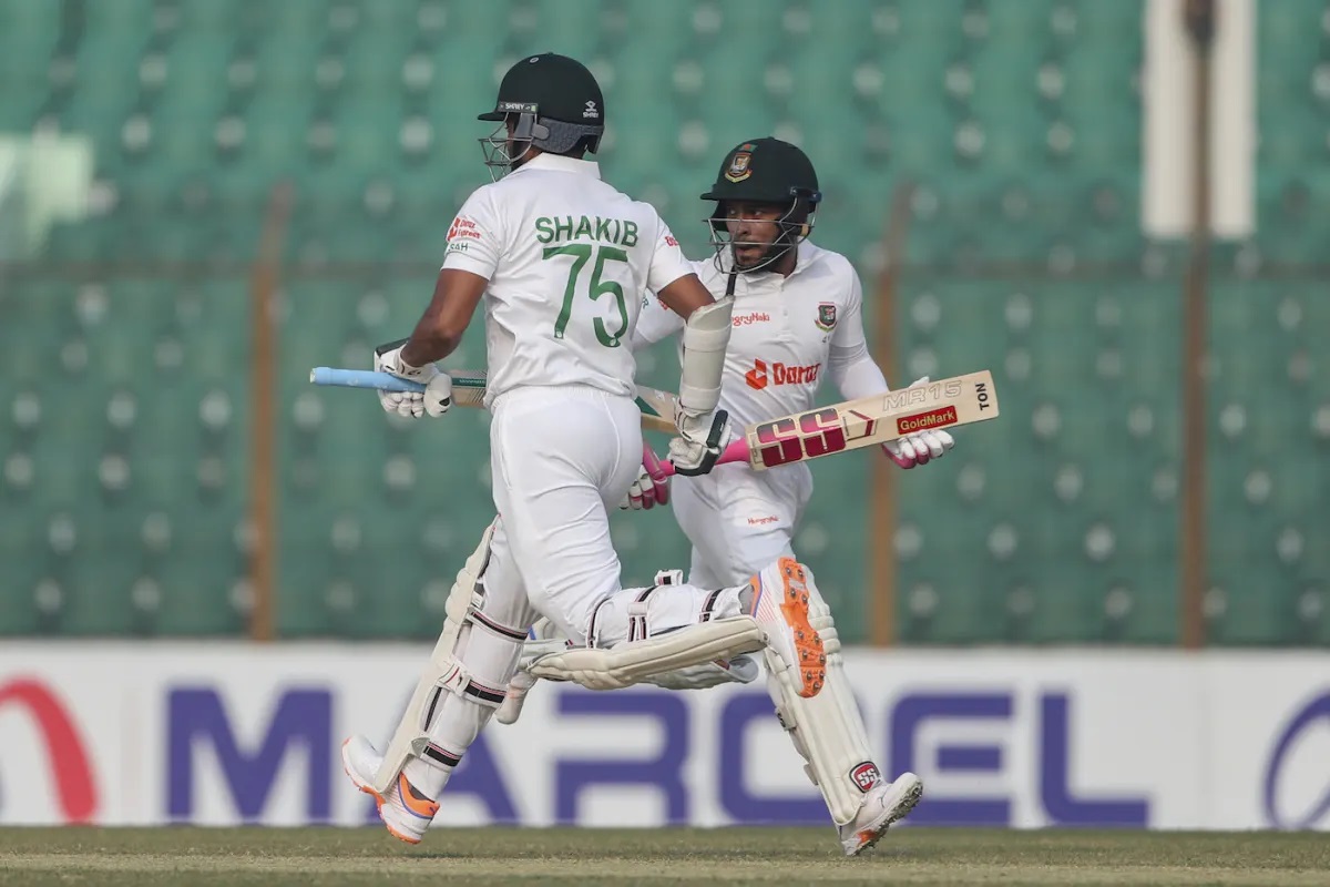 মুশফিকের অভিষেক টেস্টের মতন শততম টেস্টেরও সবগুলো বল দেখবেন সাকিব