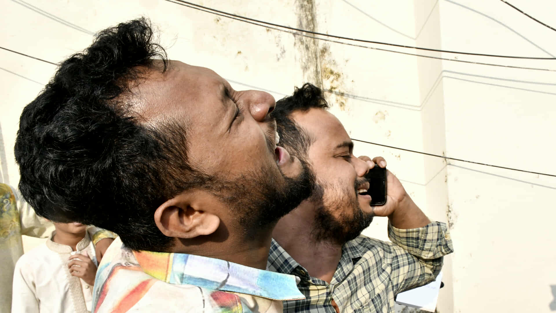 ভূমিকম্পে মৃত্যু বেড়ে ১০