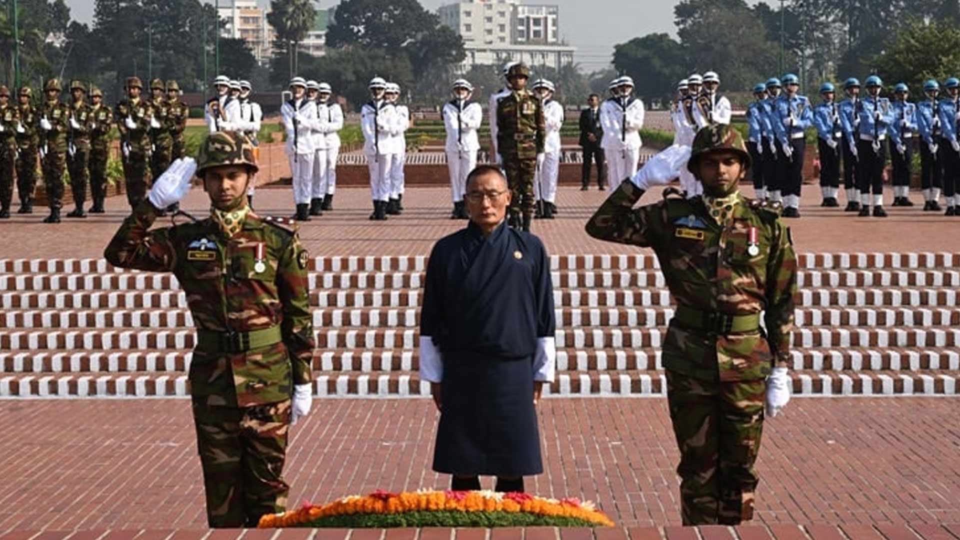 জাতীয় স্মৃতিসৌধে ভুটানের প্রধানমন্ত্রীর শ্রদ্ধা নিবেদন