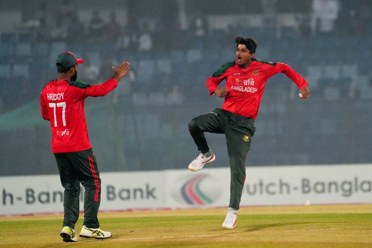 শেখ মেহেদীর দারুণ বোলিংয়ের পর বাংলাদেশের লক্ষ্য ১৭১