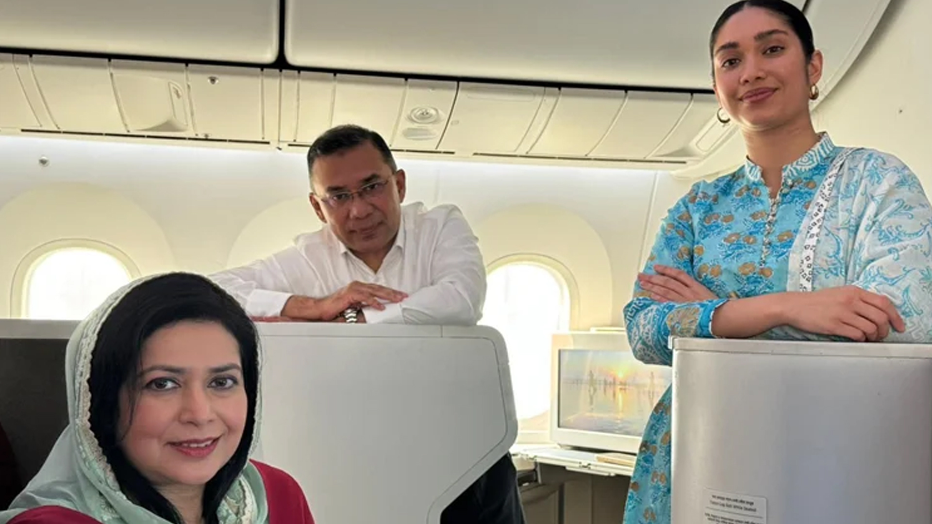 তারেক রহমানকে বহনকারী ফ্লাইট সিলেট বিমানবন্দরে