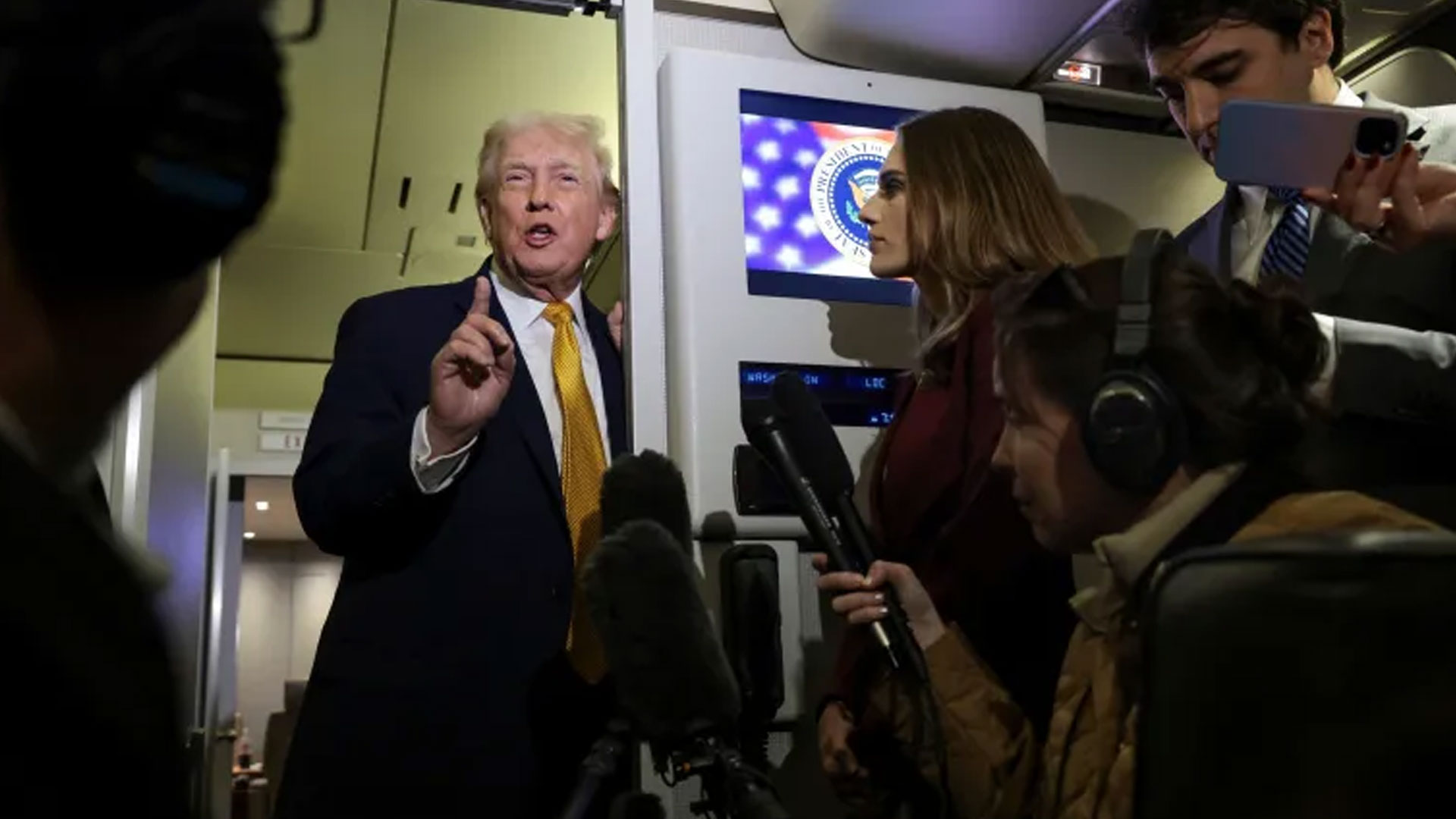 এবার ট্রাম্পের চোখ কলম্বিয়া-কিউবায়, সতর্কবার্তা পেল মেক্সিকো