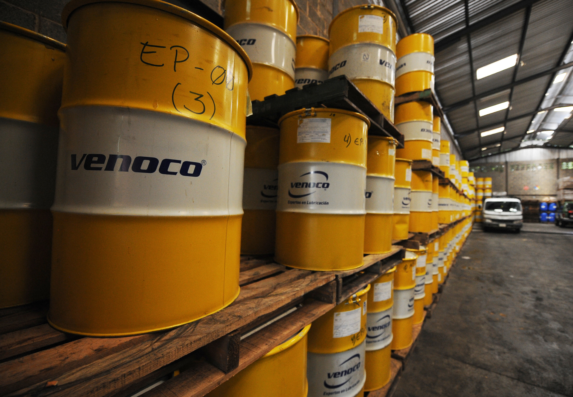 যুক্তরাষ্ট্রে পাঠানো হবে ভেনেজুয়েলার ৩-৫ কোটি ব্যারেল তেল