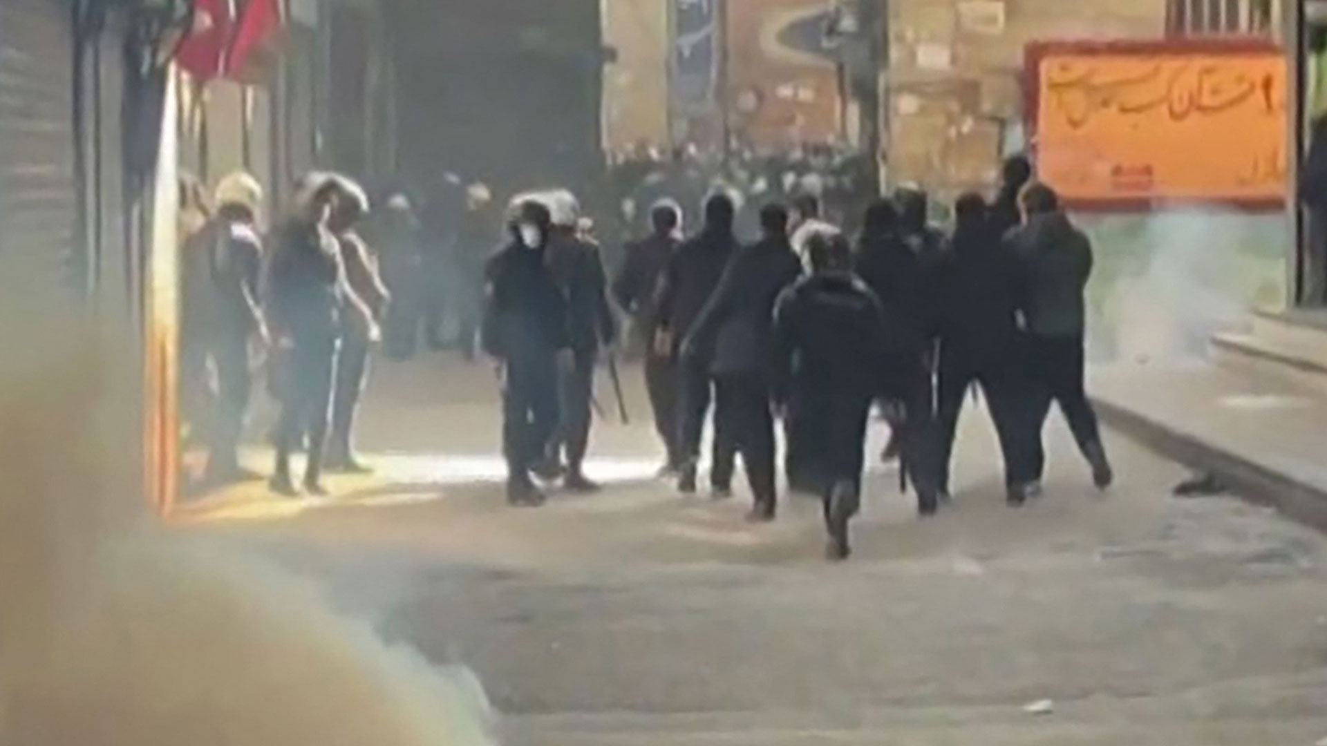 বিক্ষোভে উত্তাল ইরানে ইন্টারনেট ব্ল্যাকআউট, জানাল নেটব্লকস