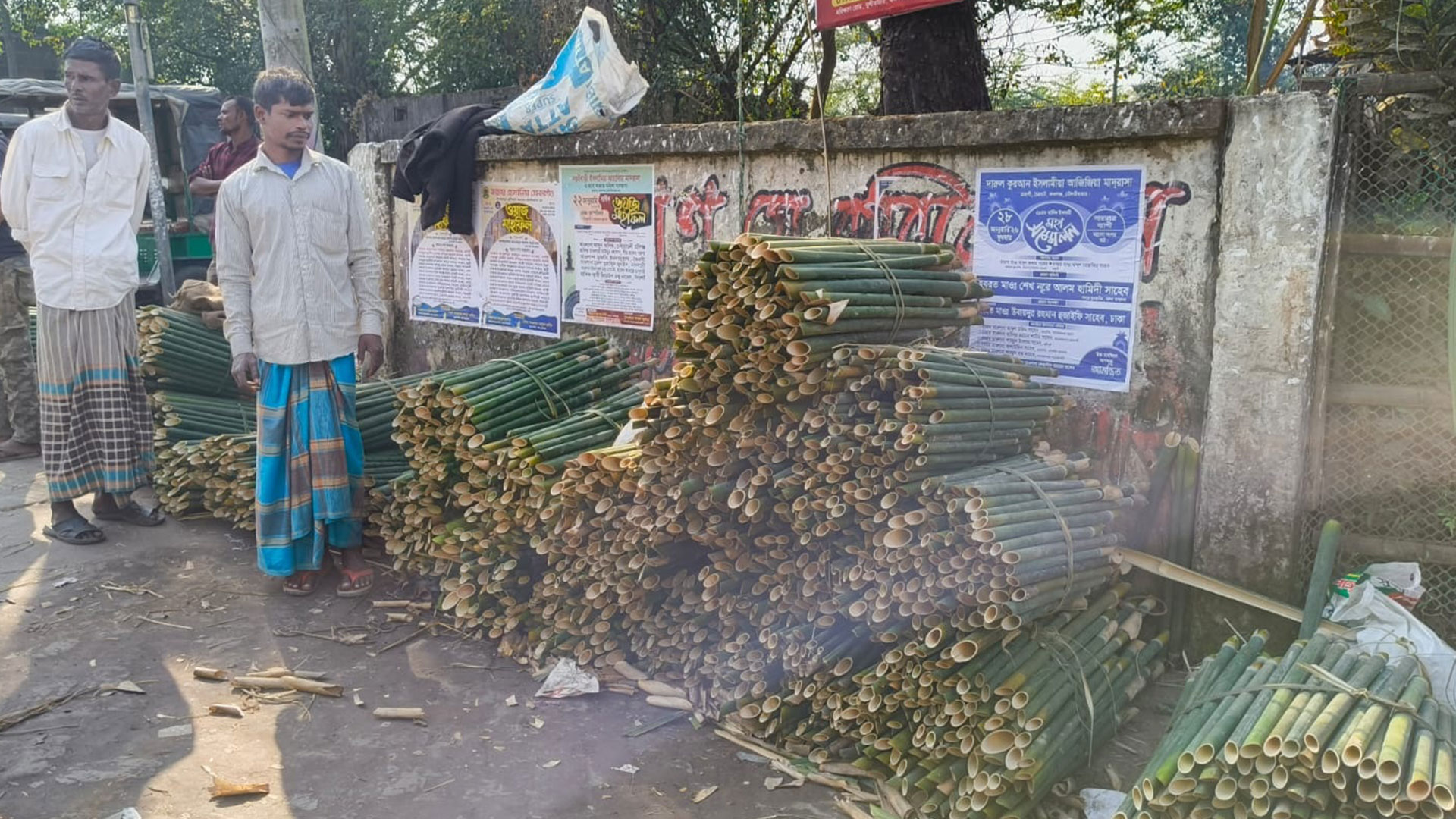 হারিয়ে যাচ্ছে সিলেটের ঢলু বাঁশের চুঙ্গাপুড়া পিঠা