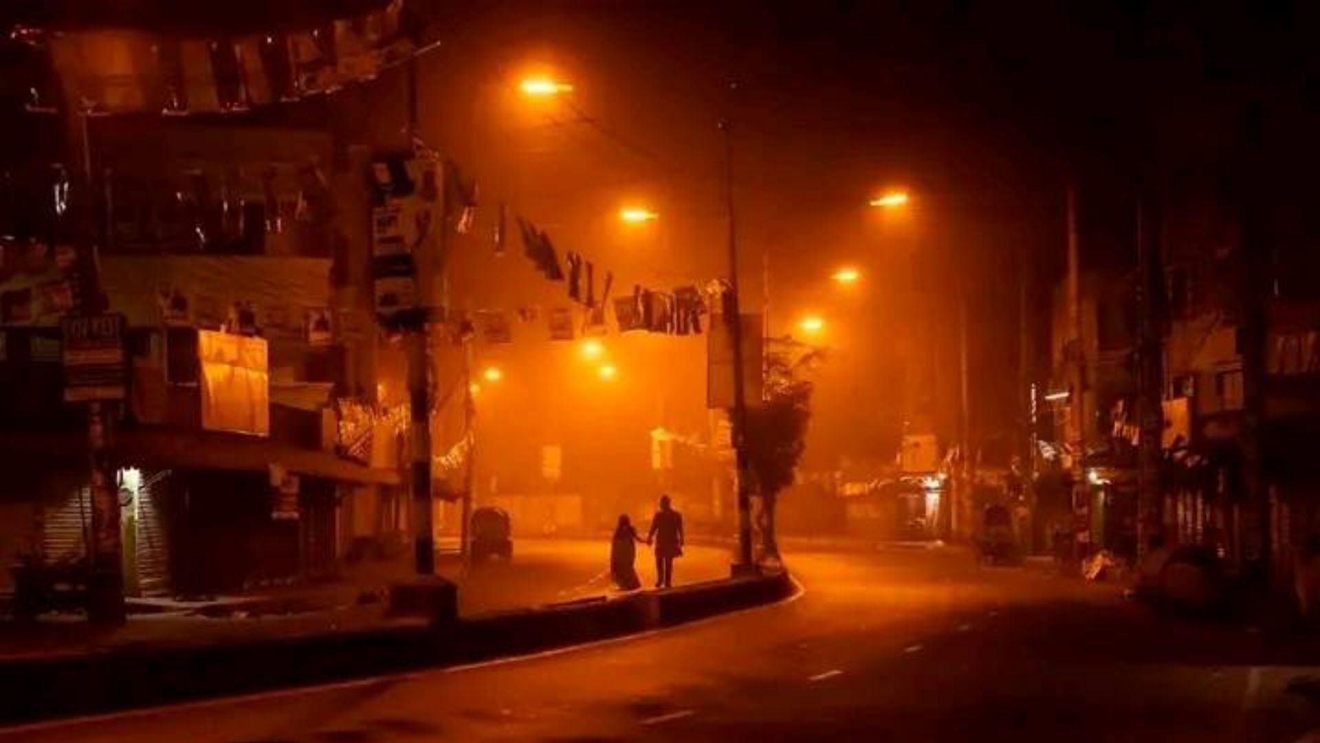 সোডিয়াম বাতির আলোর সেই ঢাকা শহর