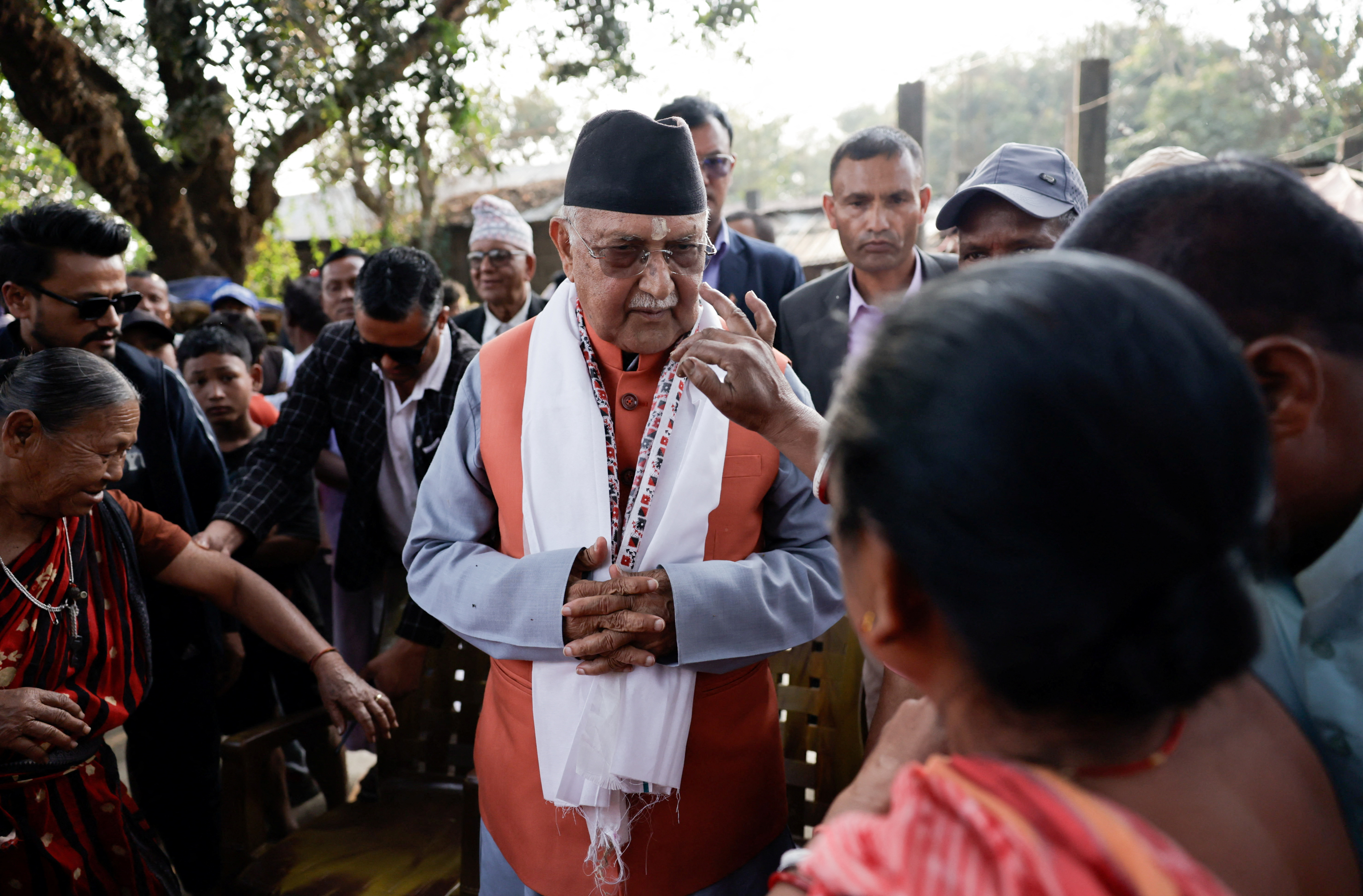 কে পি শর্মা ওলি (৭৪)