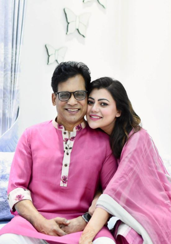 স্বামীর সঙ্গে তানজিকা। ছবি: সংগৃহীত