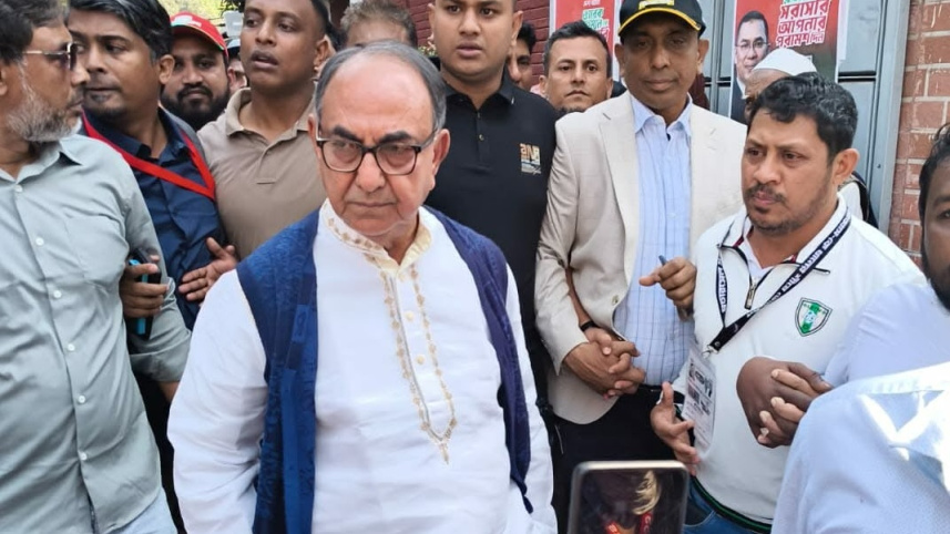 ঢাকা–৮ আসনে জয়ের ব্যাপারে ‘শতভাগ আশাবাদী’ বিএনপি মনোনীত প্রার্থী মির্জা আব্বাস। ছবি: স্টার