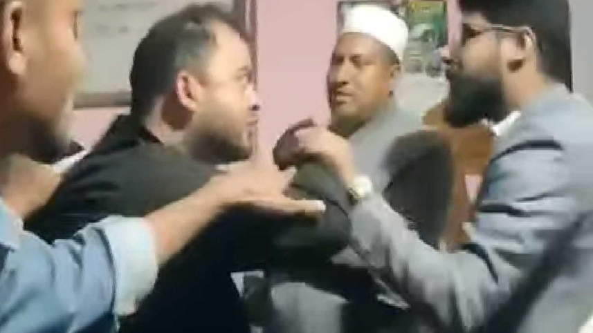 জালভোট দেওয়ার অভিযোগে উত্তেজনা