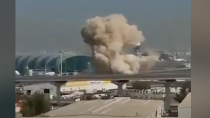 দুবাই আন্তর্জাতিক বিমানবন্দরের রানওয়েতে ড্রোন হামলা। ছবি: বিবিসি