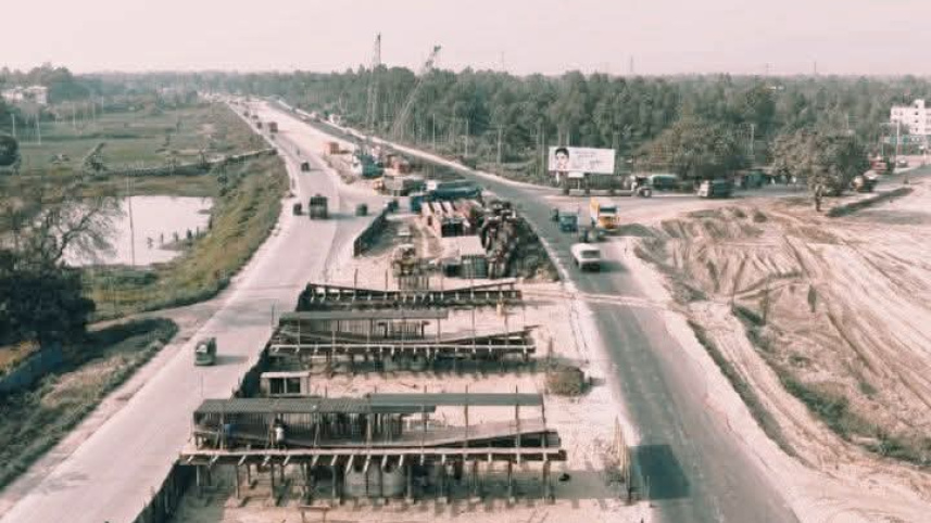 এলেঙ্গায় ফ্লাইওভার নির্মাণে ধীরগতি