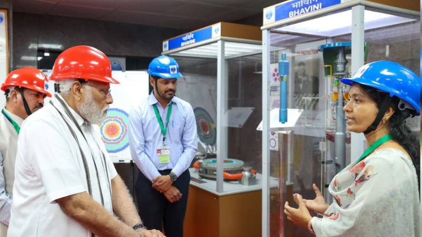 তামিলনাড়ু রাজ্যের কলপাক্কম শহরে পরমাণু প্রকল্প পরিদর্শন করছেন ভারতের প্রধানমন্ত্রী নরেন্দ্র মোদি। ছবি: সংগৃহীত