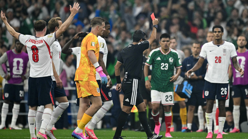 Referee 