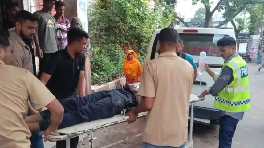 ব্রাহ্মণবাড়িয়ার বিজয়নগরে  পুলিশের একটি পিকআপ ভ্যান খাদে পড়ে আসামি-পুলিশসহ আহত ৫। ছবি: সংগৃহীত