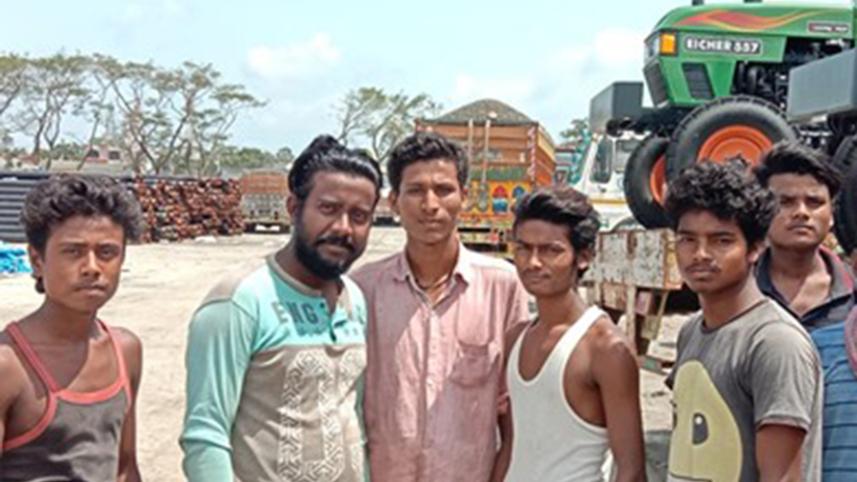 19 Indian truck drivers.jpg