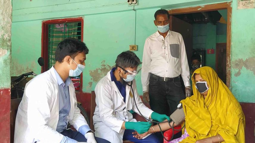 Bagerhat Mobile Medical Team Pic 3.jpg