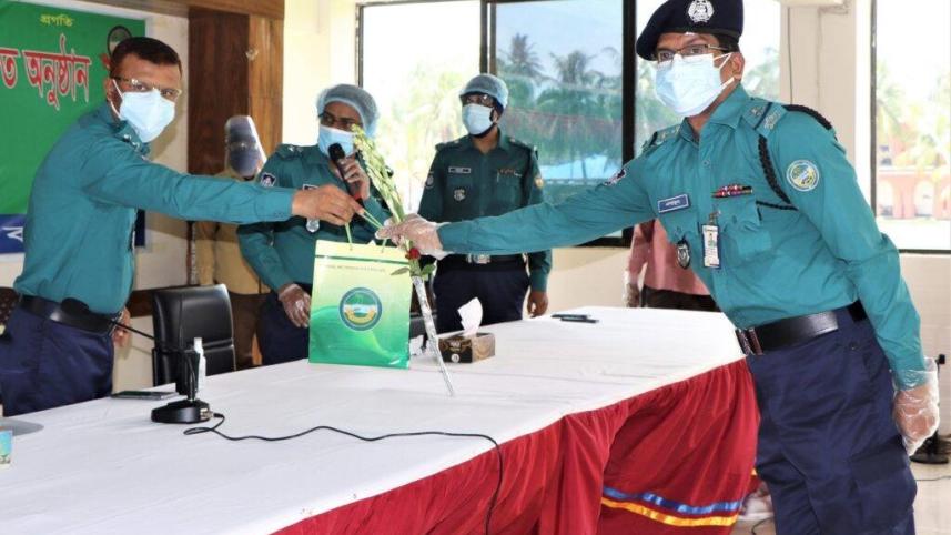 barishal police.jpg