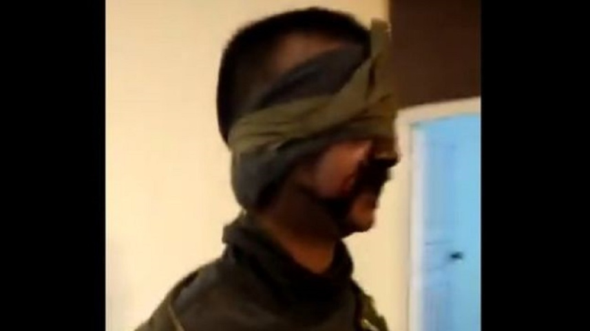 captured-indian-pilot.jpg