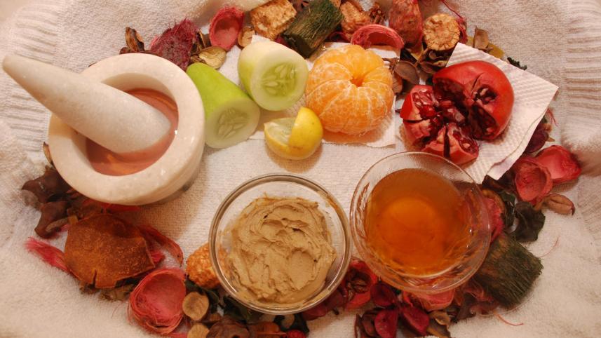 Fruit-Facial-for-Glowing-Sk.jpg