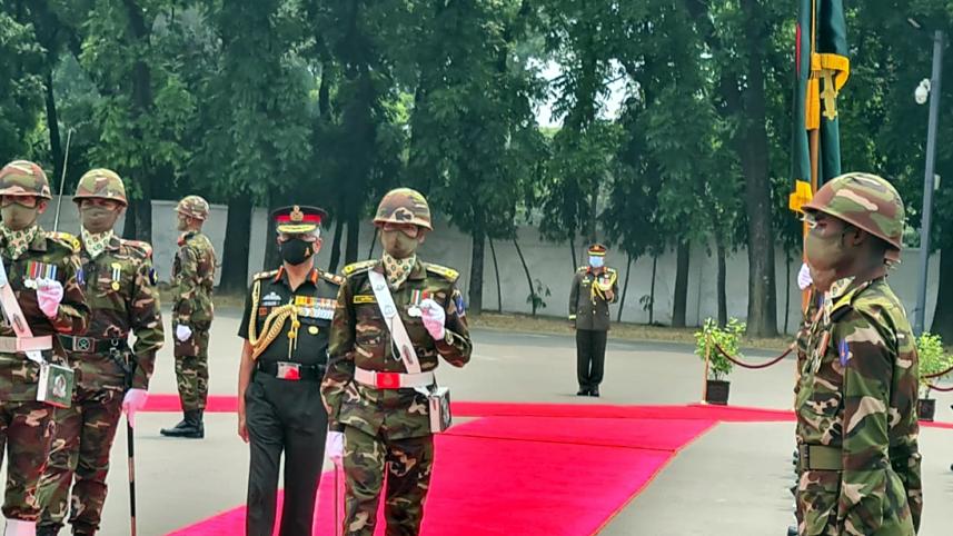 Indian army chief in Dhaka 1.jpg