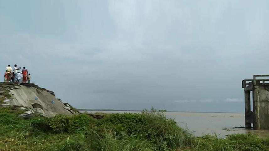 Jamuna_Sirajganj_Flood.jpg